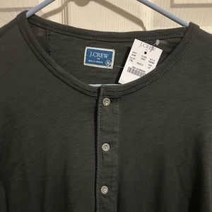 Men’s grey henley